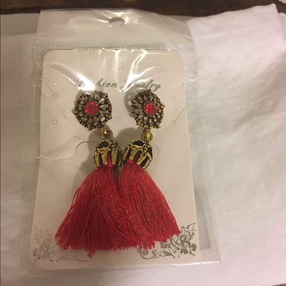 Red Tassel earrings - Picture 5 of 6